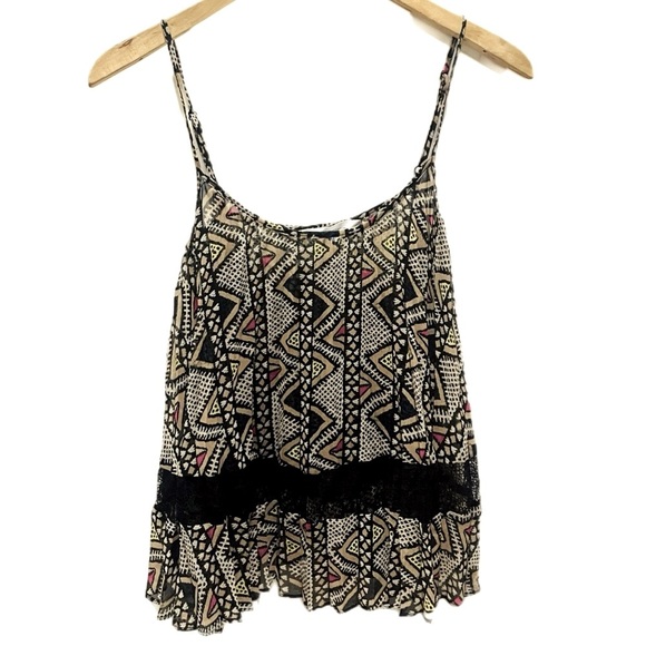 BCBGeneration Sheer Pleated Camisole with Lace Detail in Geometric Print Medium - Picture 4 of 6